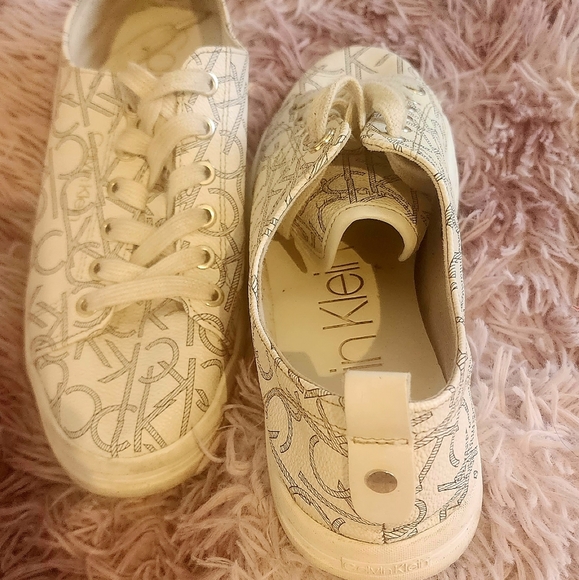 Calvin Klein sneakers - Picture 2 of 2